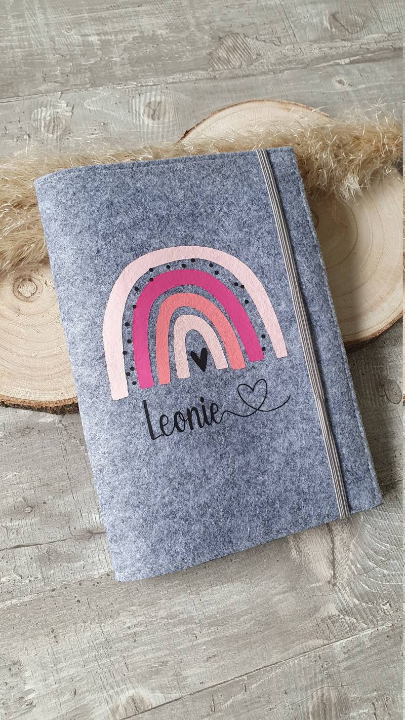 Individuelle U-Heft-Hülle Hülle Untersuchungsheft Kinder Regenbogen Mit Namen Personalisiert Individuelle U-Heft-Hülle Hülle Untersuchungsheft Kinder Regenbogen Mit Namen Personalisiert von MamiglueckByYvonne