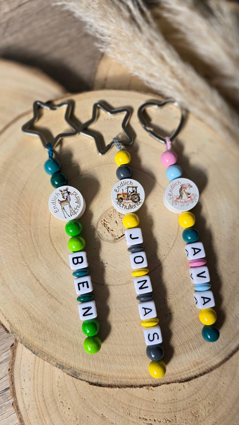 Individueller Schlüsselanhänger Zum Schulanfang | Endlich Schulkind Personalisierter Zur Einschulung Als Geschenk Individueller Schlüsselanhänger Zum Schulanfang | Endlich Schulkind Personalisierter Zur Einschulung Als Geschenk von MamiglueckByYvonne