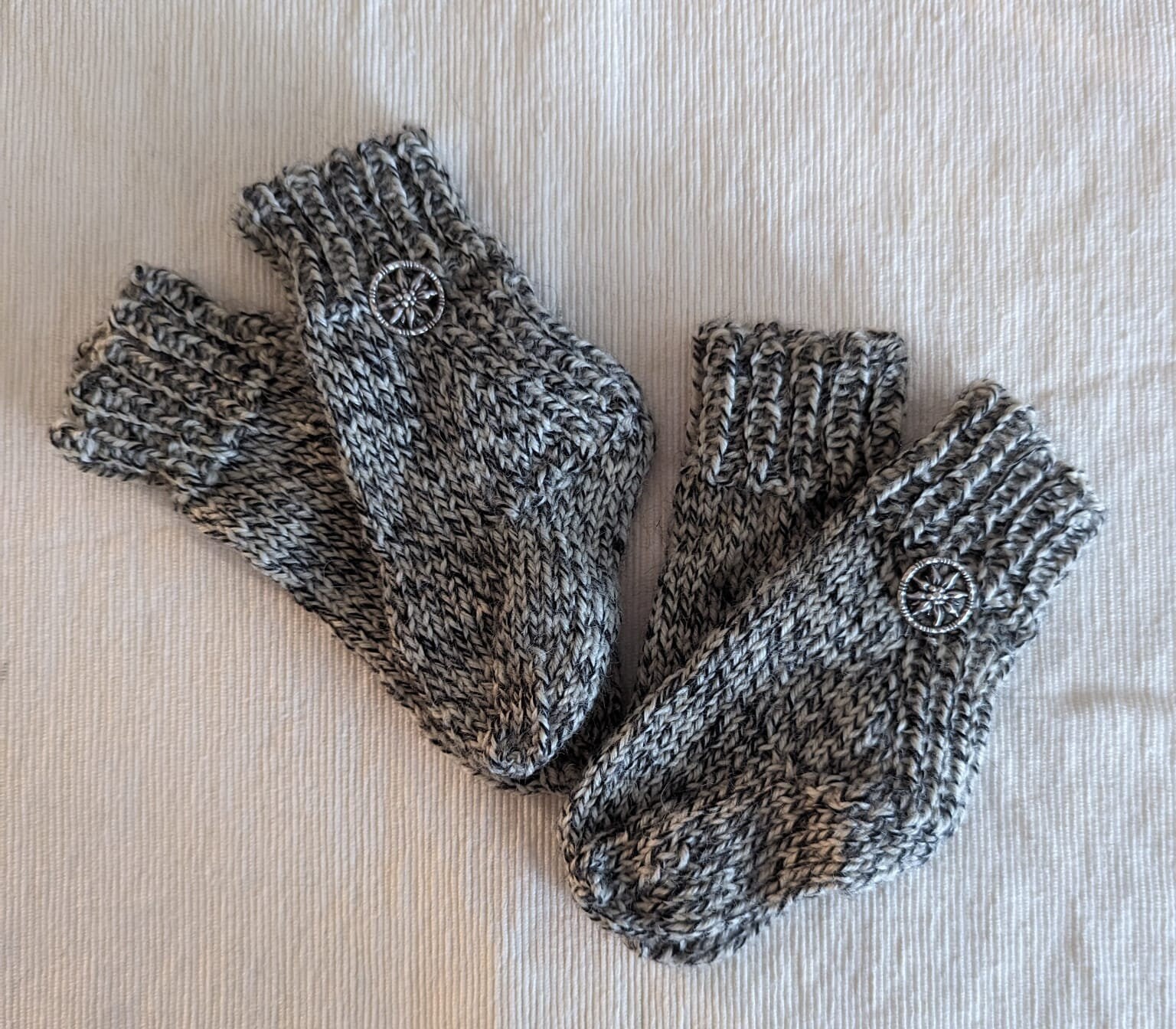 Babysocken, Babystiefelchen, Gestrickte Erstlingssocken Babysocken, Babystiefelchen, Gestrickte Erstlingssocken von MamikoHandarbeiten