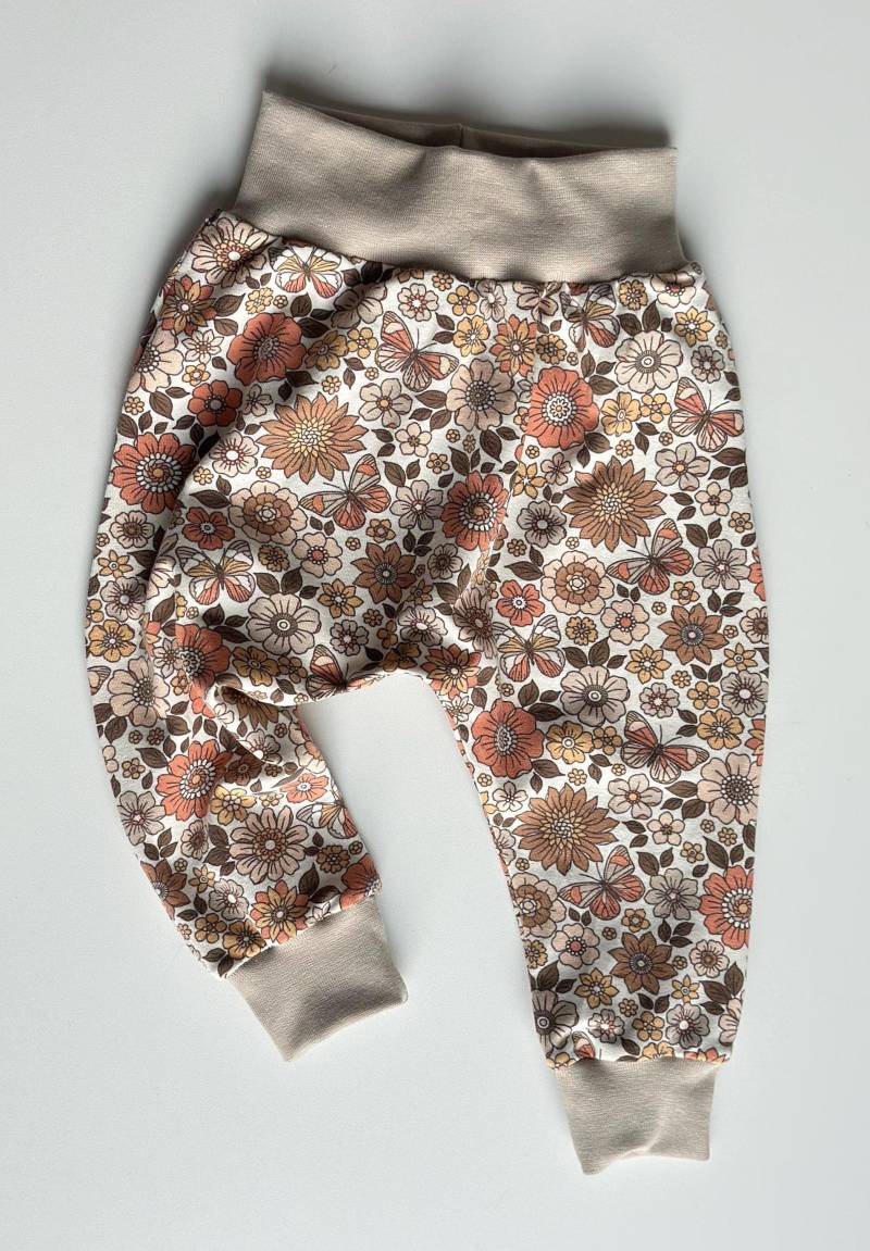Babypumphose, Babyhose, Kinderhose, Jogginghose, 56-92, Jersey, Blumen, Flower, Blümchen von MamiundTami