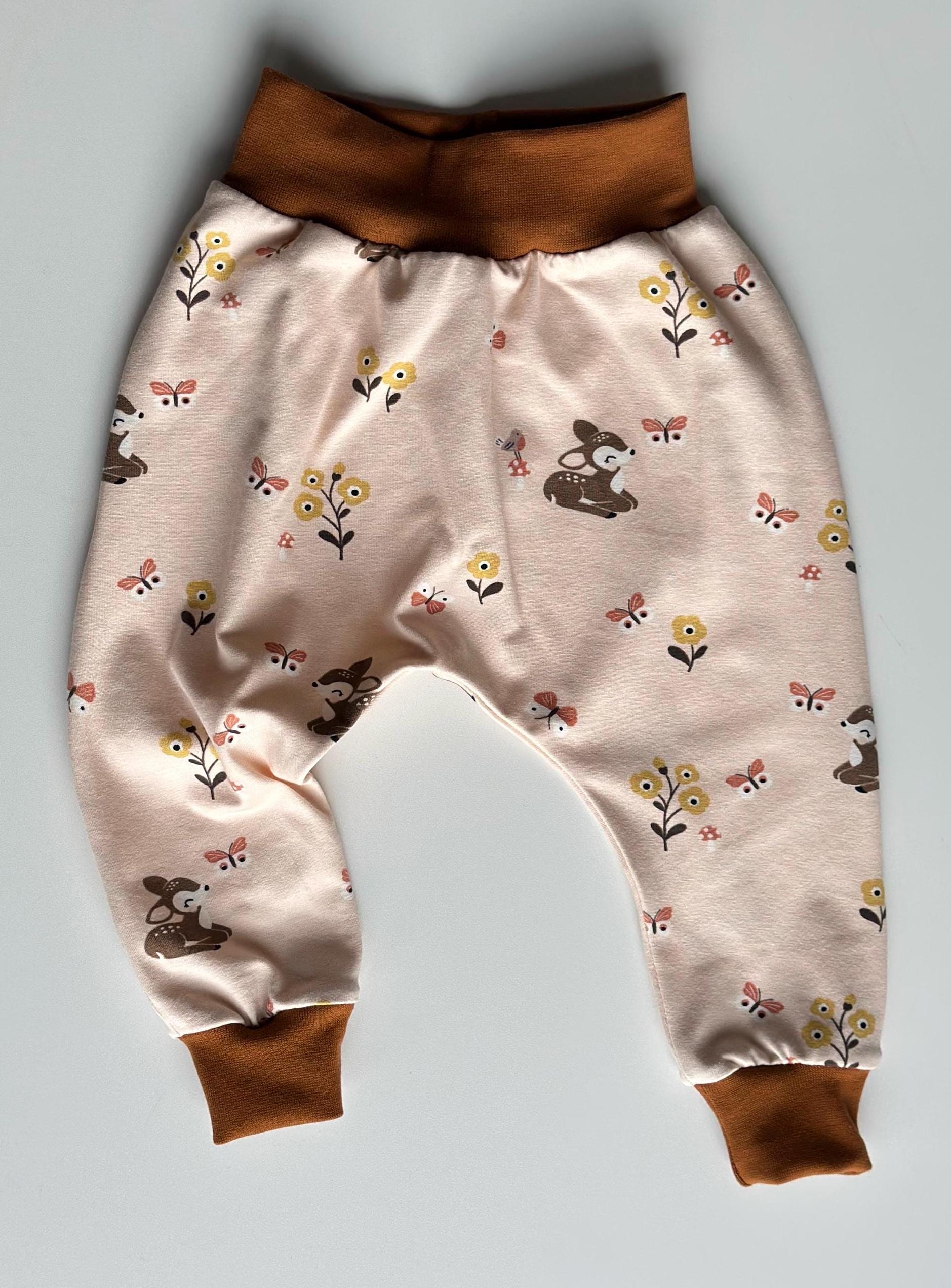 Babypumphose, Babyhose, Kinderhose, Jogginghose, 56-92, Jersey, Blumen, Flower, Reh, Bambi, Rehlein, Mädchen von MamiundTami
