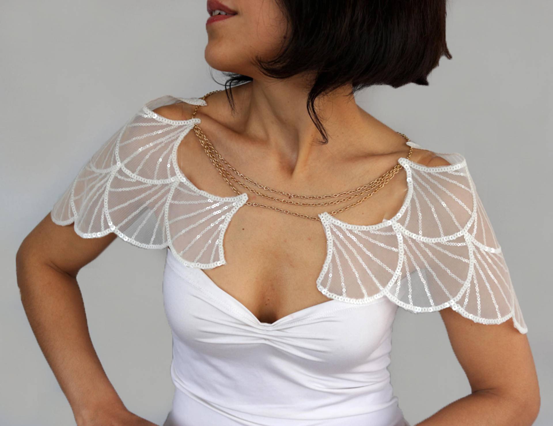 Pailletten Tüll Brautcapelet Mit Schulter Ketten - Eleganter Hochzeit Shrug Pailletten Tüll Brautcapelet Mit Schulter Ketten - Eleganter Hochzeit Shrug von MammaMiaBridal
