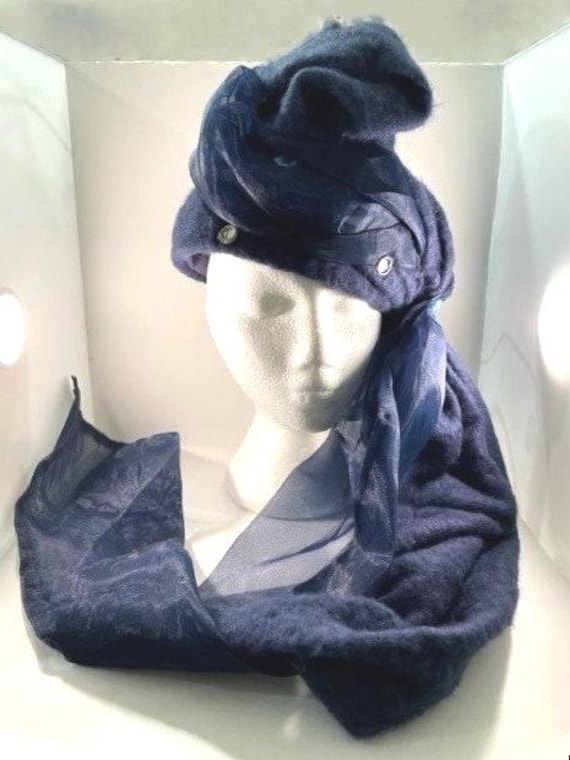 Blaue Wintermütze Mit Schal von MamoushkaSewing