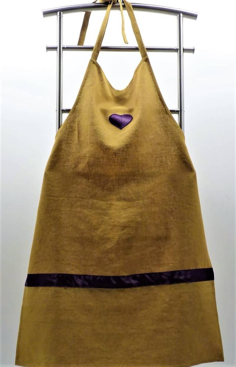 Grüne Leinen Küchenschürze Mit Lila Herz Grüne Leinen Küchenschürze Mit Lila Herz von MamoushkaSewing
