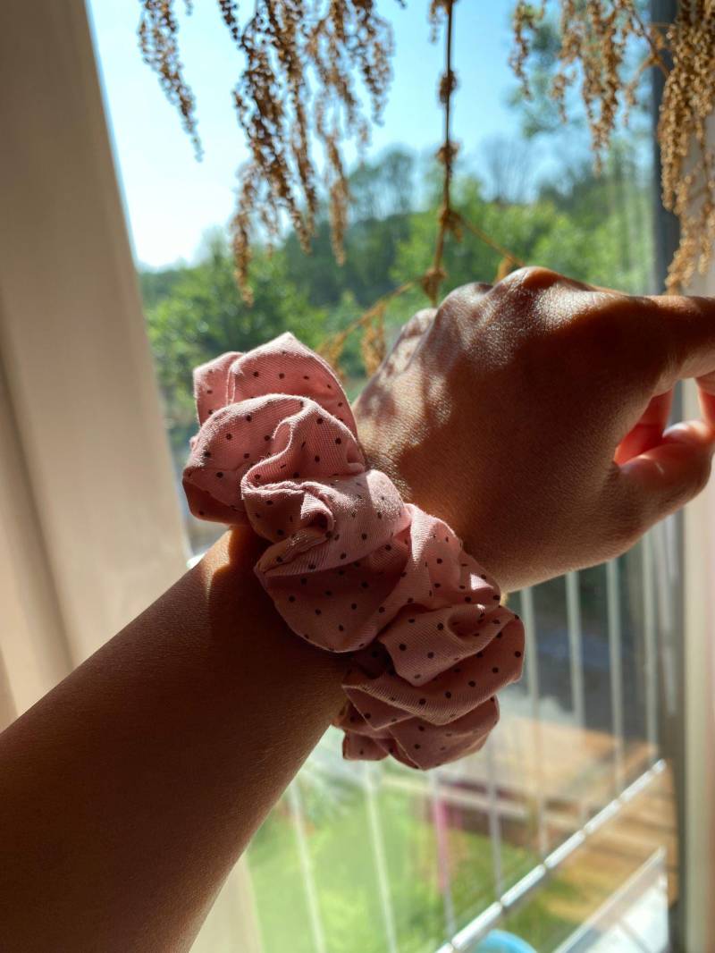 Handmade Scrunchie Large H von Mamucollections