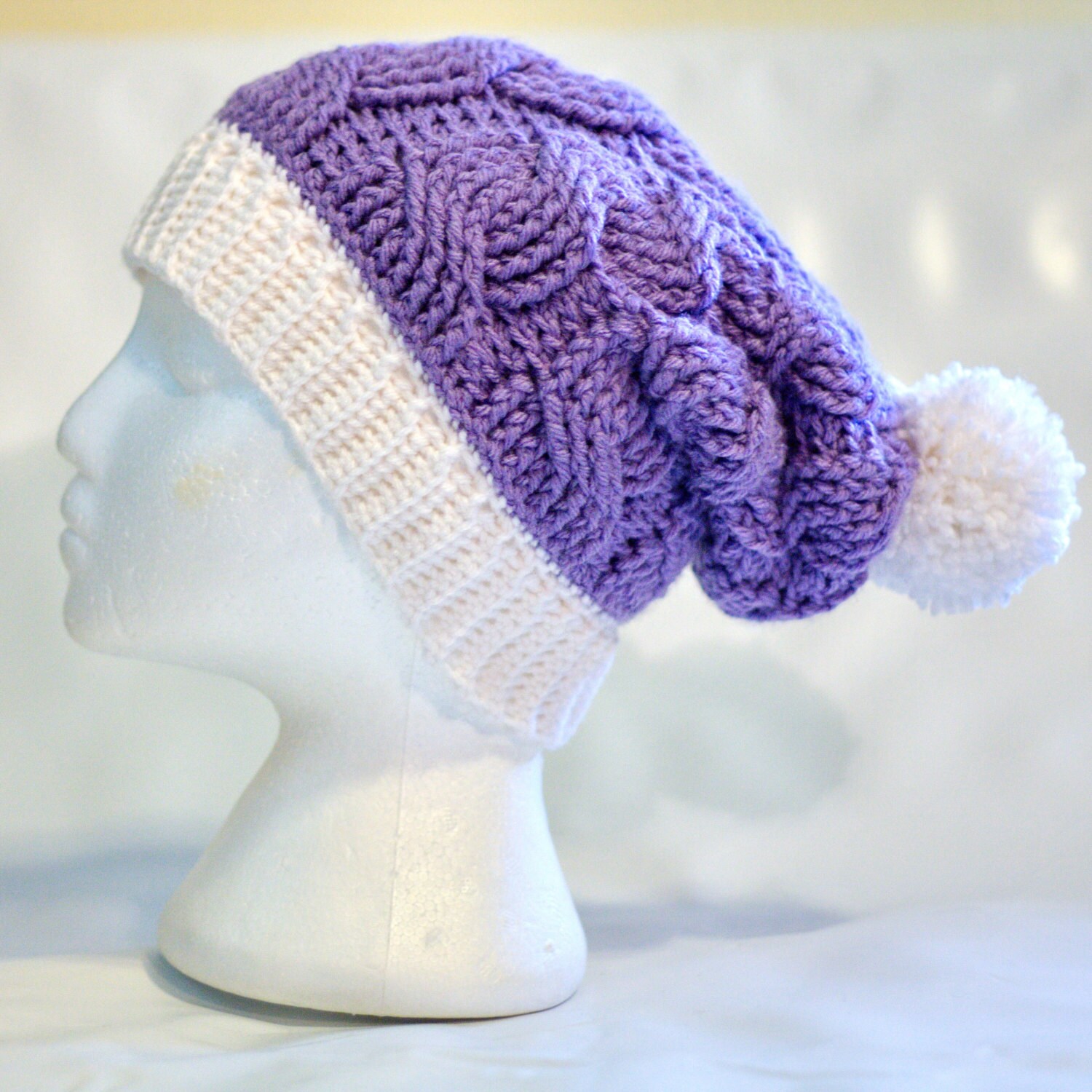 Bereit Zu Versenden Kabel Häkeln Slouch Hut Mit Pompom von MamzelleSemmele