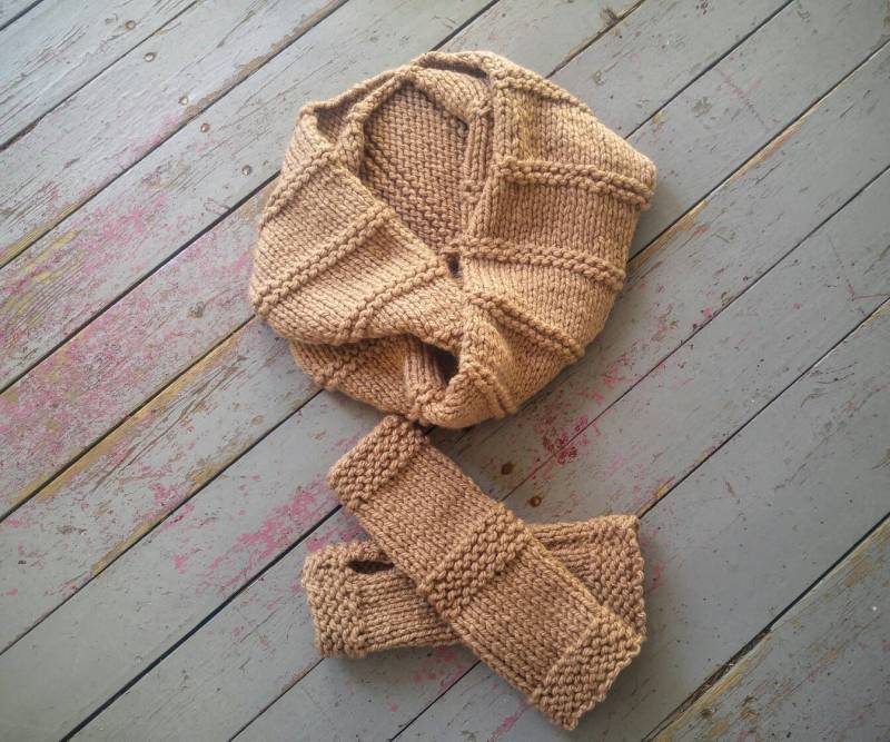 Infinity-Schal Und Fingerlose Handschuhe Auf Bestellung Gestrickt Handgefertigt von MamzelleSemmele