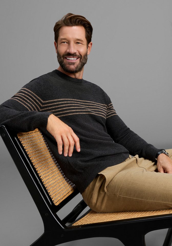 Man's World Rundhalspullover Neue Kollektion! Highlight Bruststreifen aus Baumwolle, mit Rundhalsausschnitt, Regular Fit, mit Langarm von Man's World