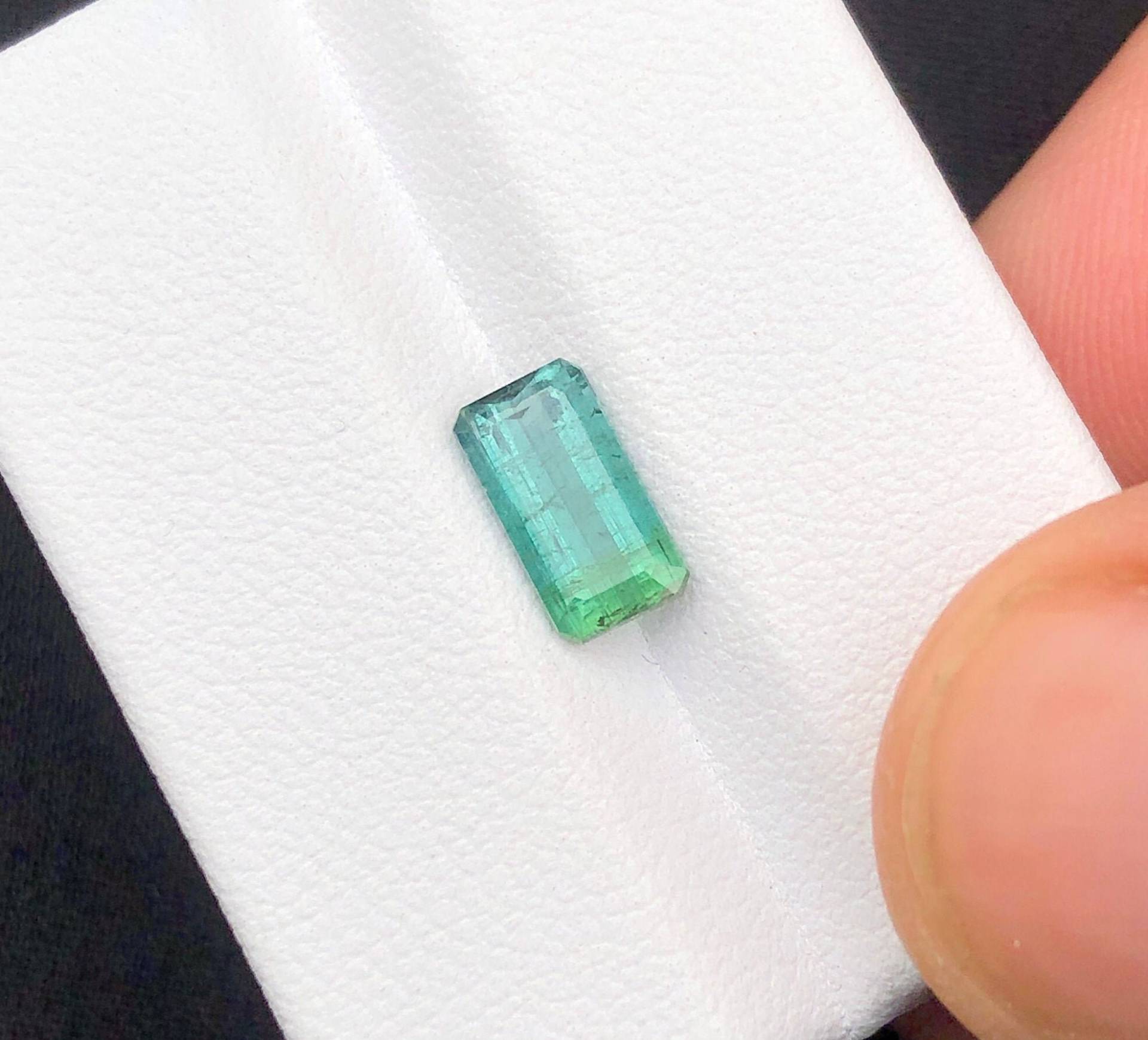 1.45 Cts Natürliche Bi Farbe Transparent Turmalin Edelstein - Afghanistan 1.45 Cts Natürliche Bi Farbe Transparent Turmalin Edelstein - Afghanistan von ManalGems