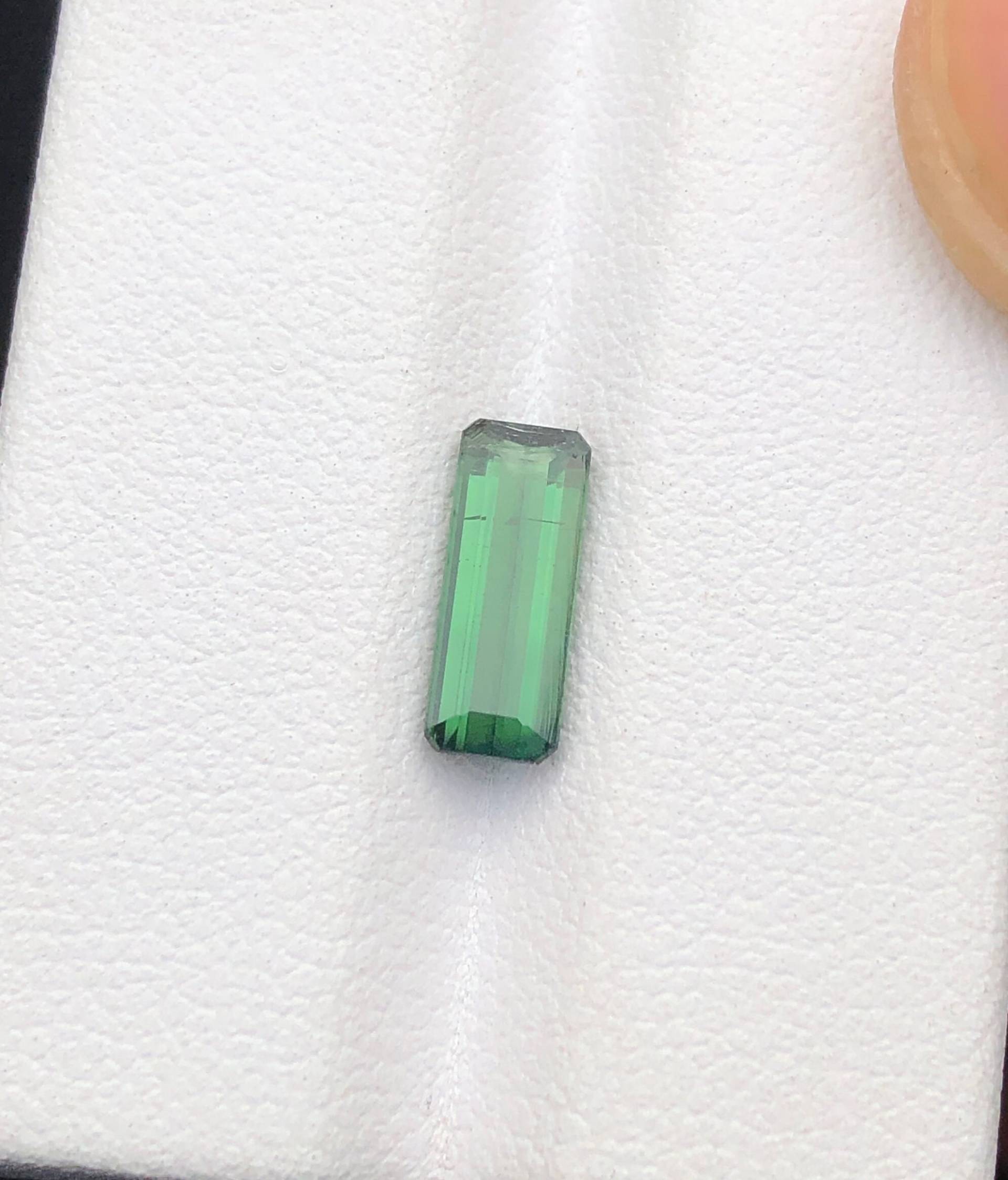 1.45 Cts Natürlicher Grüner Transparenter Turmalin Edelstein @ Afghanistan 1.45 Cts Natürlicher Grüner Transparenter Turmalin Edelstein @ Afghanistan von ManalGems