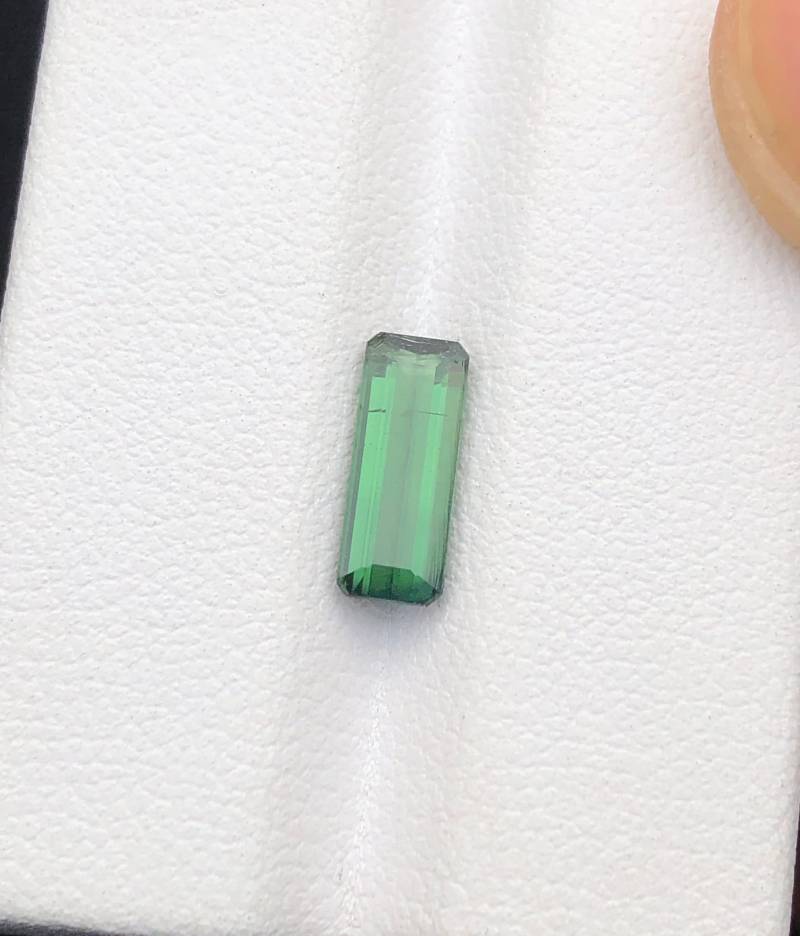 1.45 Cts Natürlicher Grüner Transparenter Turmalin Edelstein @ Afghanistan 1.45 Cts Natürlicher Grüner Transparenter Turmalin Edelstein @ Afghanistan von ManalGems
