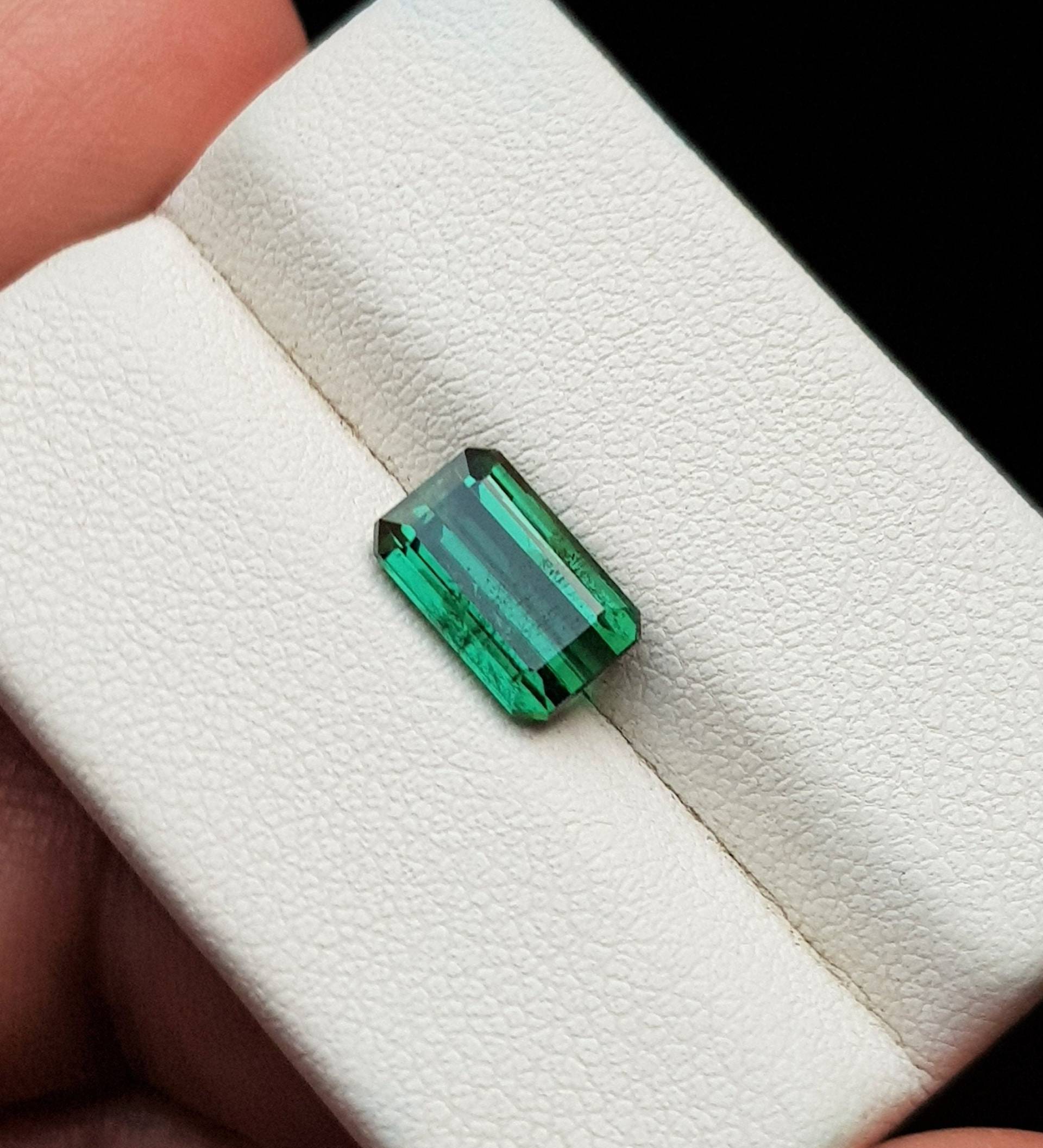 1.90 Cts Natürlicher Grüner Transparenter Turmalin Edelstein @ Afghanistan 1.90 Cts Natürlicher Grüner Transparenter Turmalin Edelstein @ Afghanistan von ManalGems