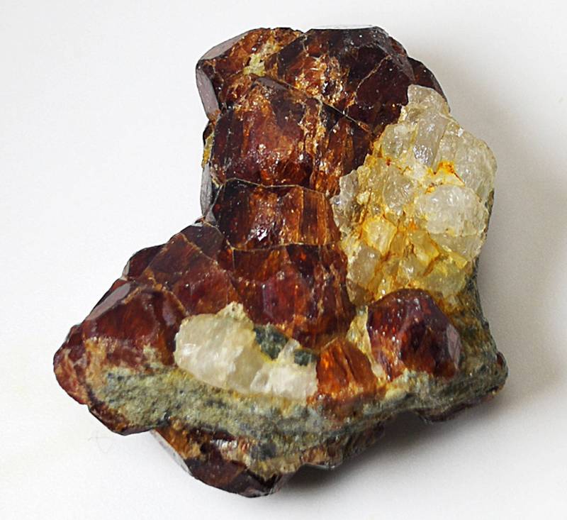 163 Cts Natürlicher Selbstständer Granat Mit Quarzexemplar @ Afghanistan 163 Cts Natürlicher Selbstständer Granat Mit Quarzexemplar @ Afghanistan von ManalGems