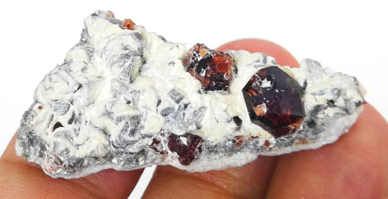 26 Cts Natürliche Rote Zwei Granat Kristalle Exemplar @ Afghanistan von ManalGems