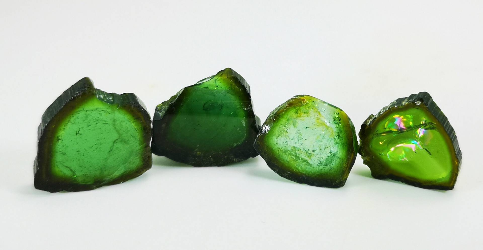 26.90 Cts Atemberaubende Natürliche Grüne & Schwarze Turmalin Scheiben @ Afghanistan 26.90 Cts Atemberaubende Natürliche Grüne & Schwarze Turmalin Scheiben @ Afghanistan von ManalGems