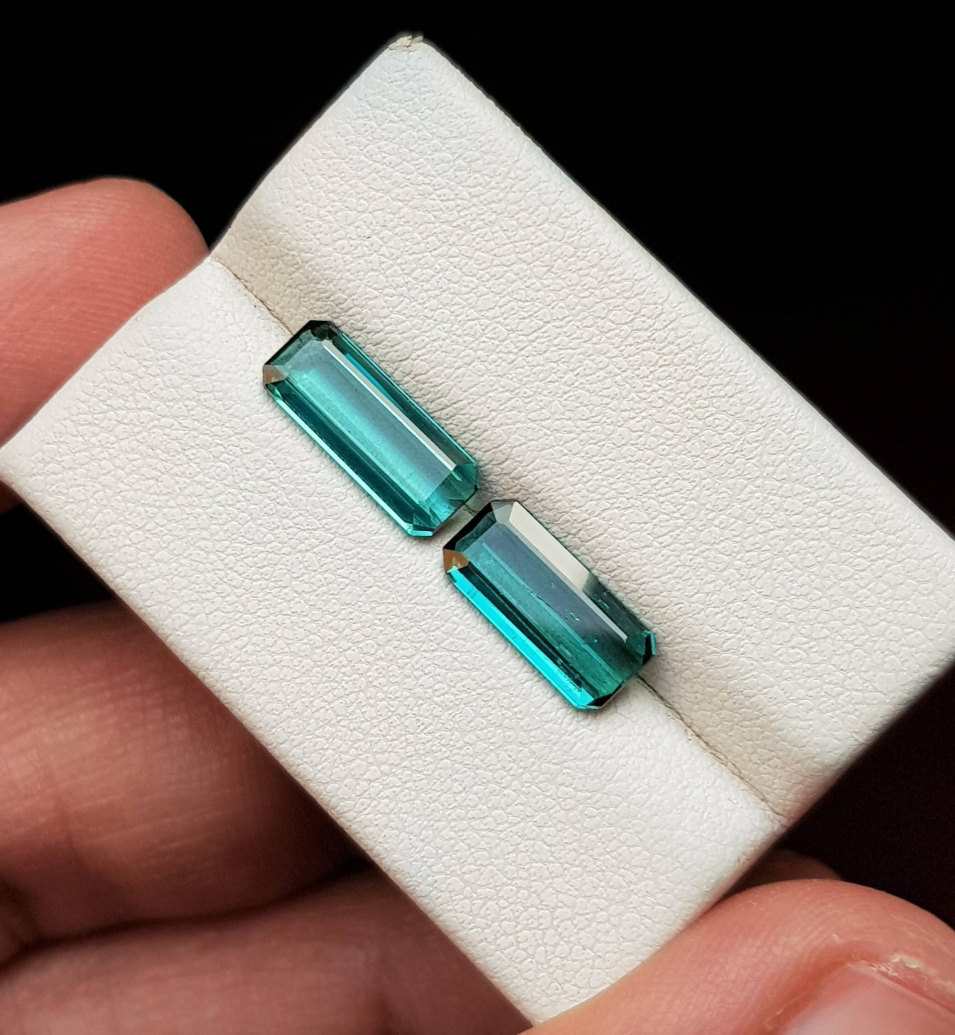 3.05 Cts Natürliche Schöne Blaulich Grün & Blau Transparent Turmalin Edelsteine 3.05 Cts Natürliche Schöne Blaulich Grün & Blau Transparent Turmalin Edelsteine von ManalGems