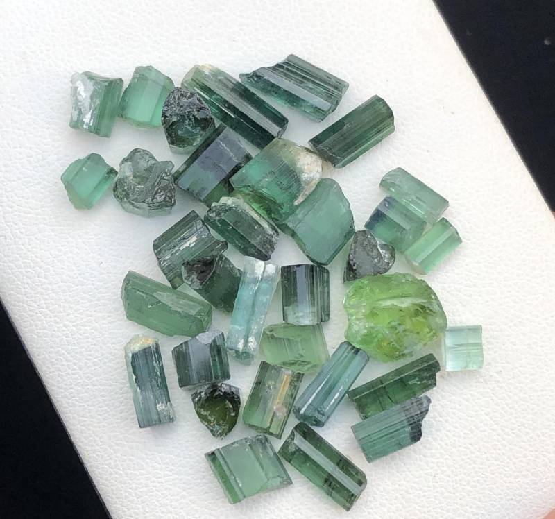 50 Karat Natürlicher Grünlich Blauer Transparenter Turmalinkristall @ Afghan 50 Karat Natürlicher Grünlich Blauer Transparenter Turmalinkristall @ Afghan von ManalGems