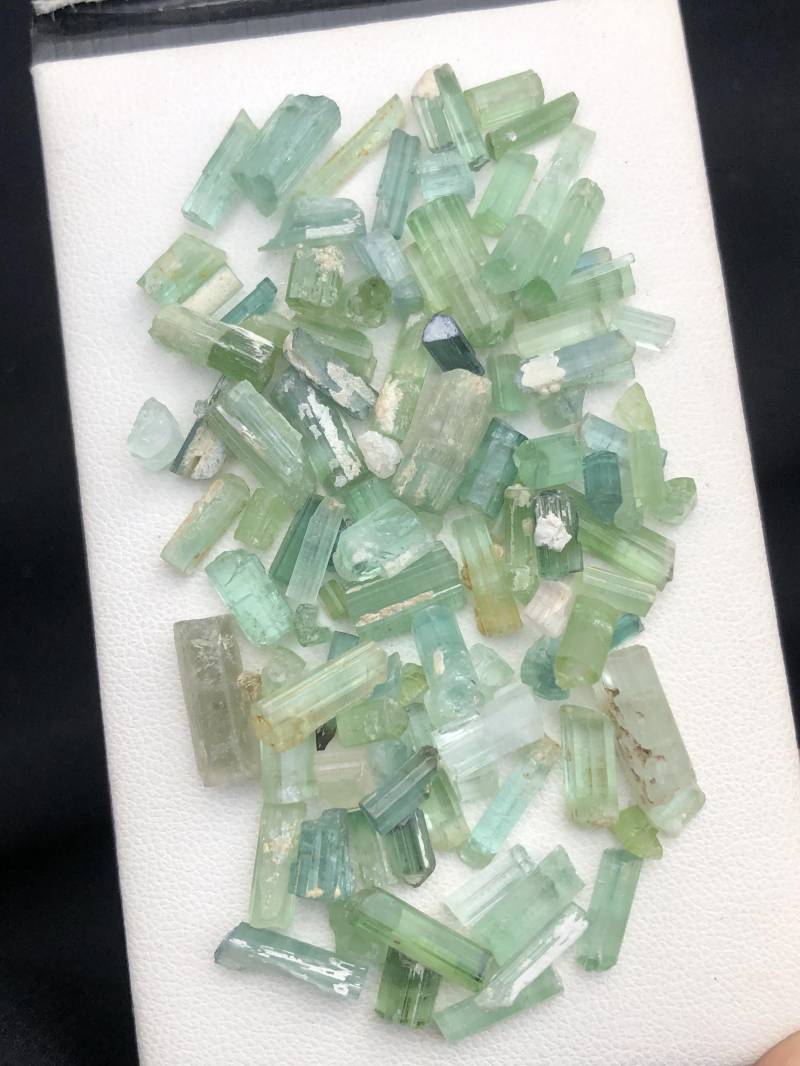 80 Karat Natürlicher Grünlicher Transparenter Turmalin Kleiner Kristall @ Afghanistan 80 Karat Natürlicher Grünlicher Transparenter Turmalin Kleiner Kristall @ Afghanistan von ManalGems