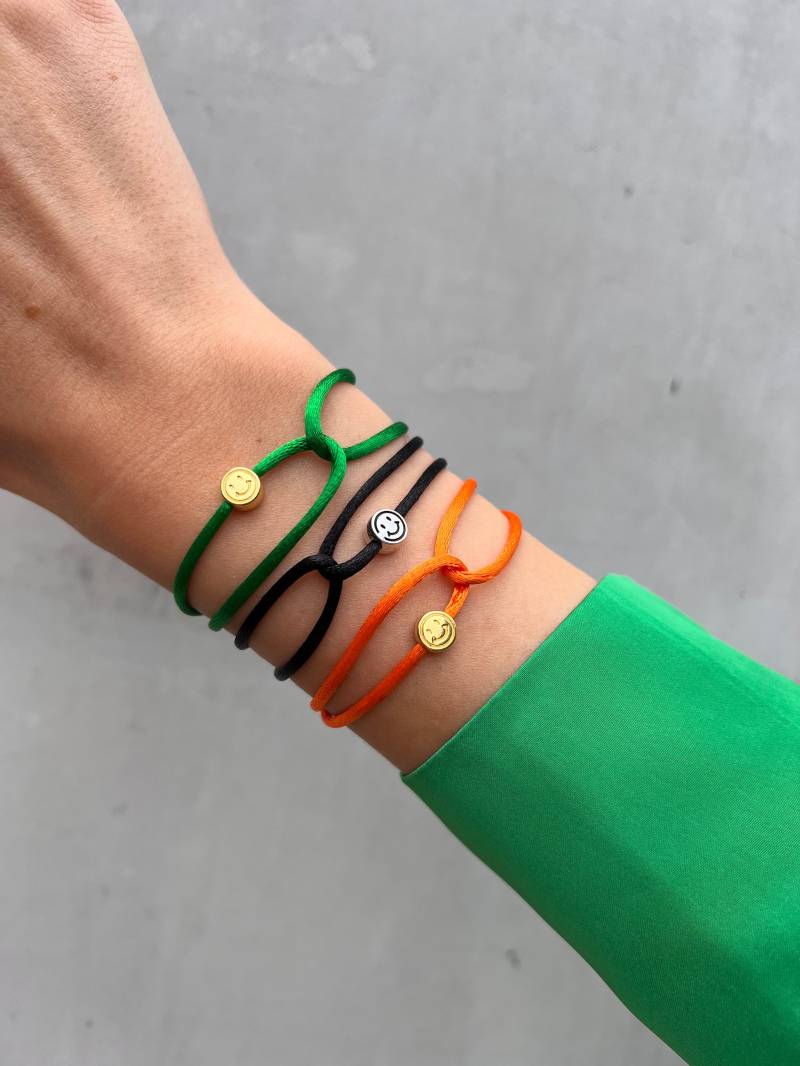 Armband Smiley/Gold Perle Anhänger Charm Bunt Damen Glücksbringer von ManaoStudioShop