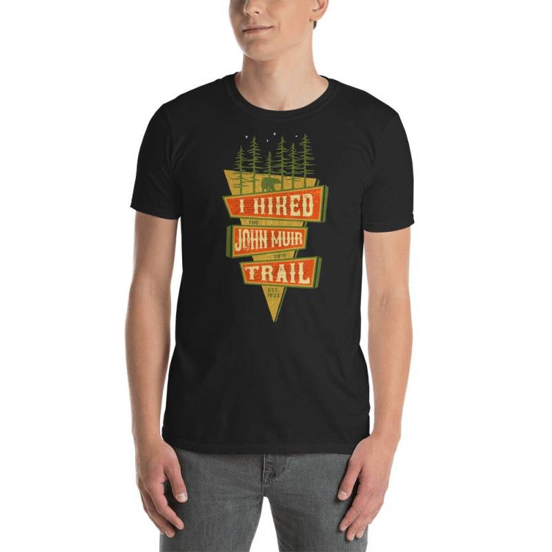 Ich Wanderte Der John Muir Trail 2019 Wandern Und Backpacking Souvenir Wanderer Kurzarm Unisex T-Shirt Ich Wanderte Der John Muir Trail 2019 Wandern Und Backpacking Souvenir Wanderer Kurzarm Unisex T-Shirt von ManbirdDesign