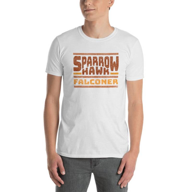Vintage Style Hawking Falconer Es Sparrowhawk Hawkers Falconry Supplies Unisex Softstyle T-Shirt Mit Tear Away Label Vintage Style Hawking Falconer Es Sparrowhawk Hawkers Falconry Supplies Unisex Softstyle T-Shirt Mit Tear Away Label von ManbirdDesign