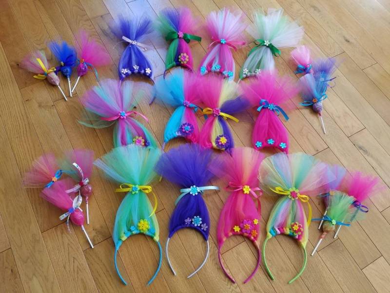 Troll Haarband Und Sauger Partypackung. Menge 12Er Partypackung Trolle. Gastgeschenke. Trollparty. Trolls Stirnband. Accessoire. Favor Troll Haarband Und Sauger Partypackung. Menge 12Er Partypackung Trolle. Gastgeschenke. Trollparty. Trolls Stirnband. Accessoire. Favor von MandEMMdesign