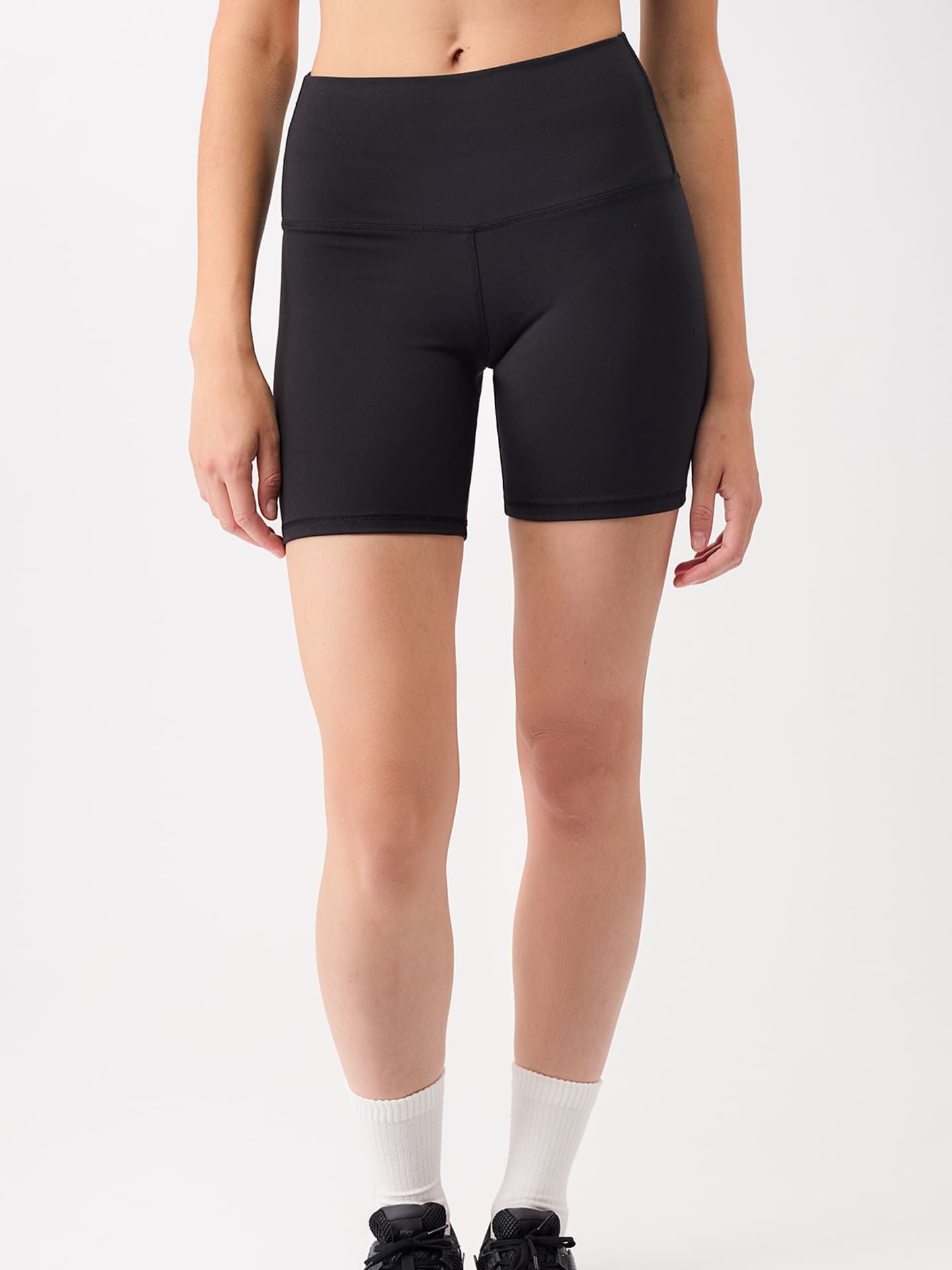 erlich textil Mandala Biker Shorts für Frauen aus Polyester in schwarz von Mandala