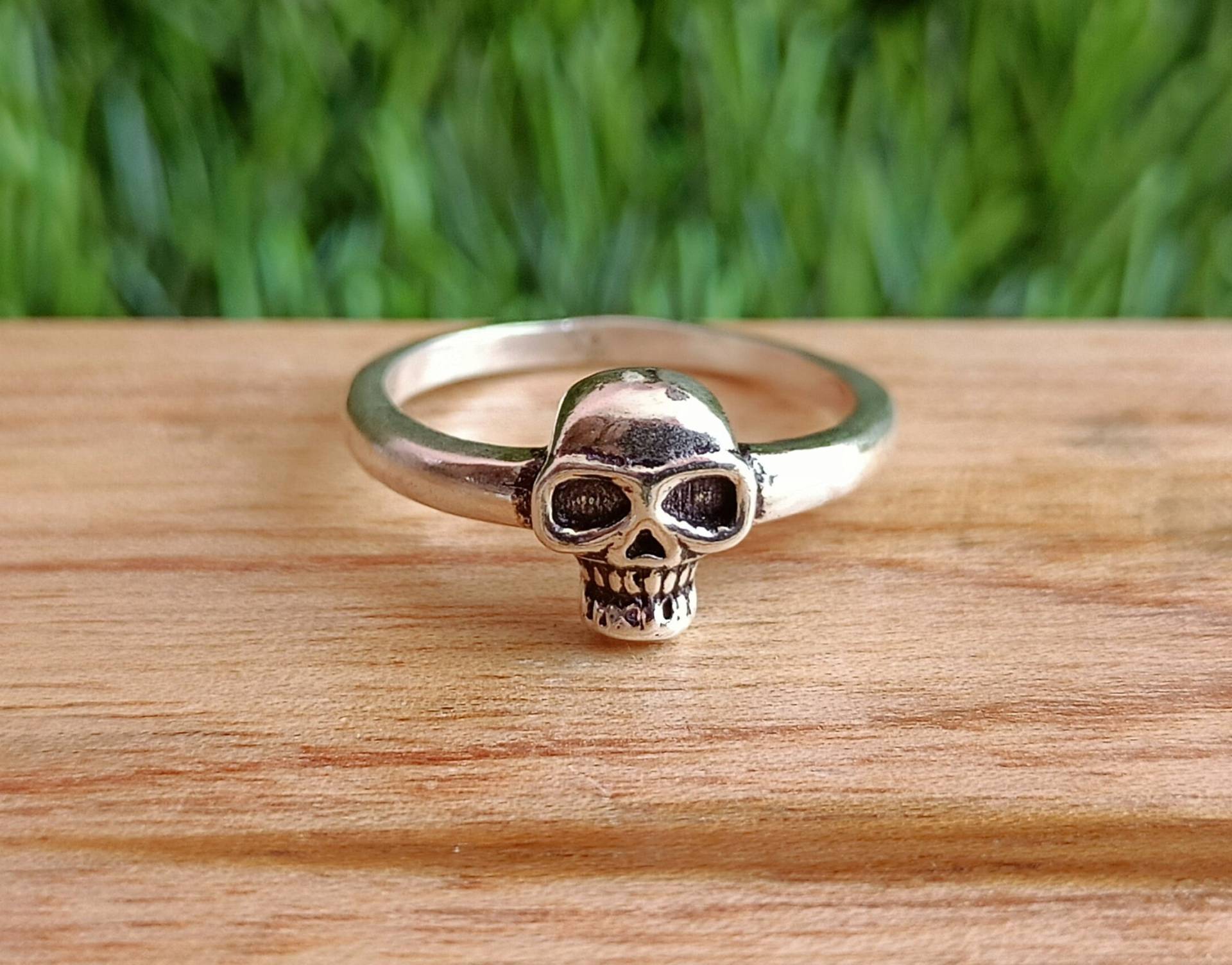 Mini-Schädel-Gesichts-Ring Stapelbarer Ring Schädel-Gesichts-Ring Versilberter Totenkopf-Gesicht Halloween-Ring Geisterring Für Männer von Mandaljewelryshop