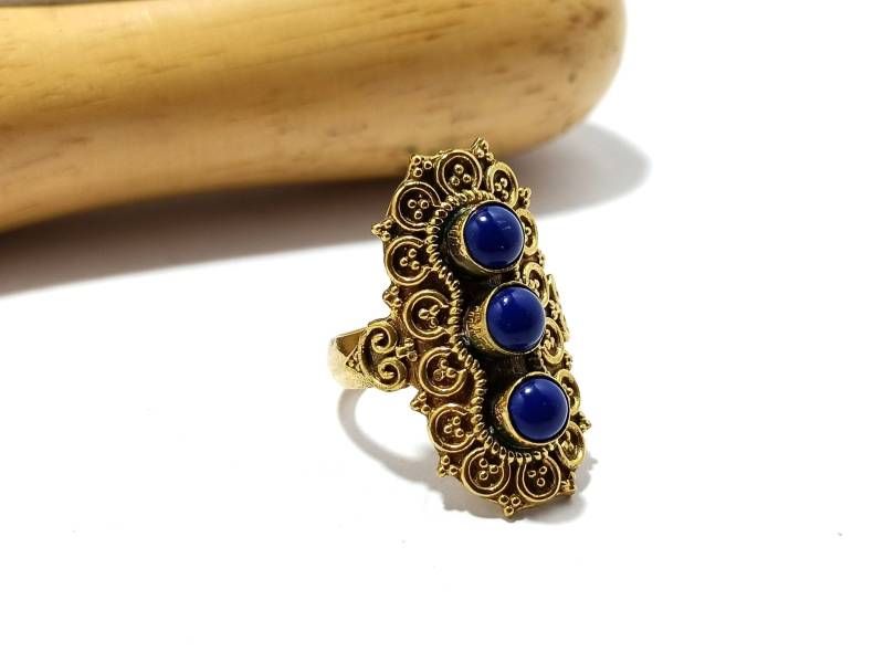 Neues Design Natürlicher Lapislazuli Edelstein Vergoldeter Ring Für Mädchen Und Frauen Neuster Statement Ehering Multi Stein von Mandaljewelryshop