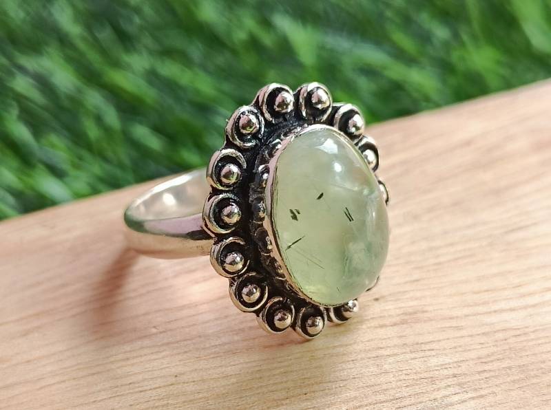Prehnit Edelstein Designer Ring, Statement Eheringe von Mandaljewelryshop