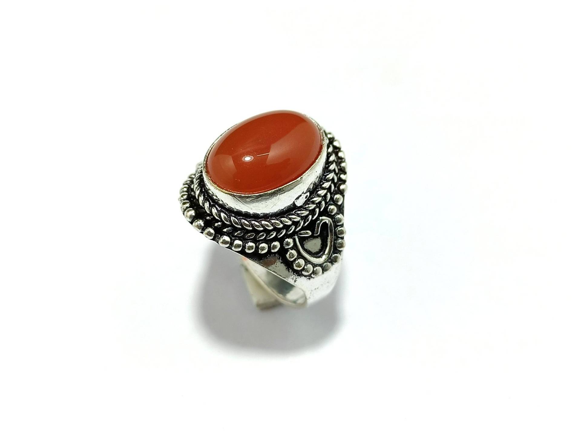 Roter Onyx Ring, Edelstein Vintage Design Handgemachter Ring Roter Onyx Ring, Edelstein Vintage Design Handgemachter Ring von Mandaljewelryshop