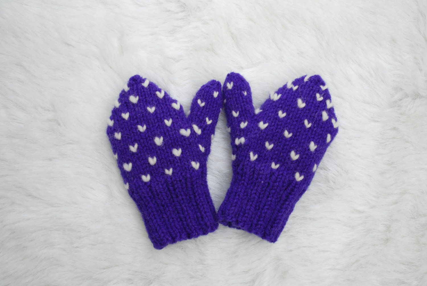 Kinder Lila Thrummed Handschuhe Größen Klein, Mittel Und Groß von MandasMittens