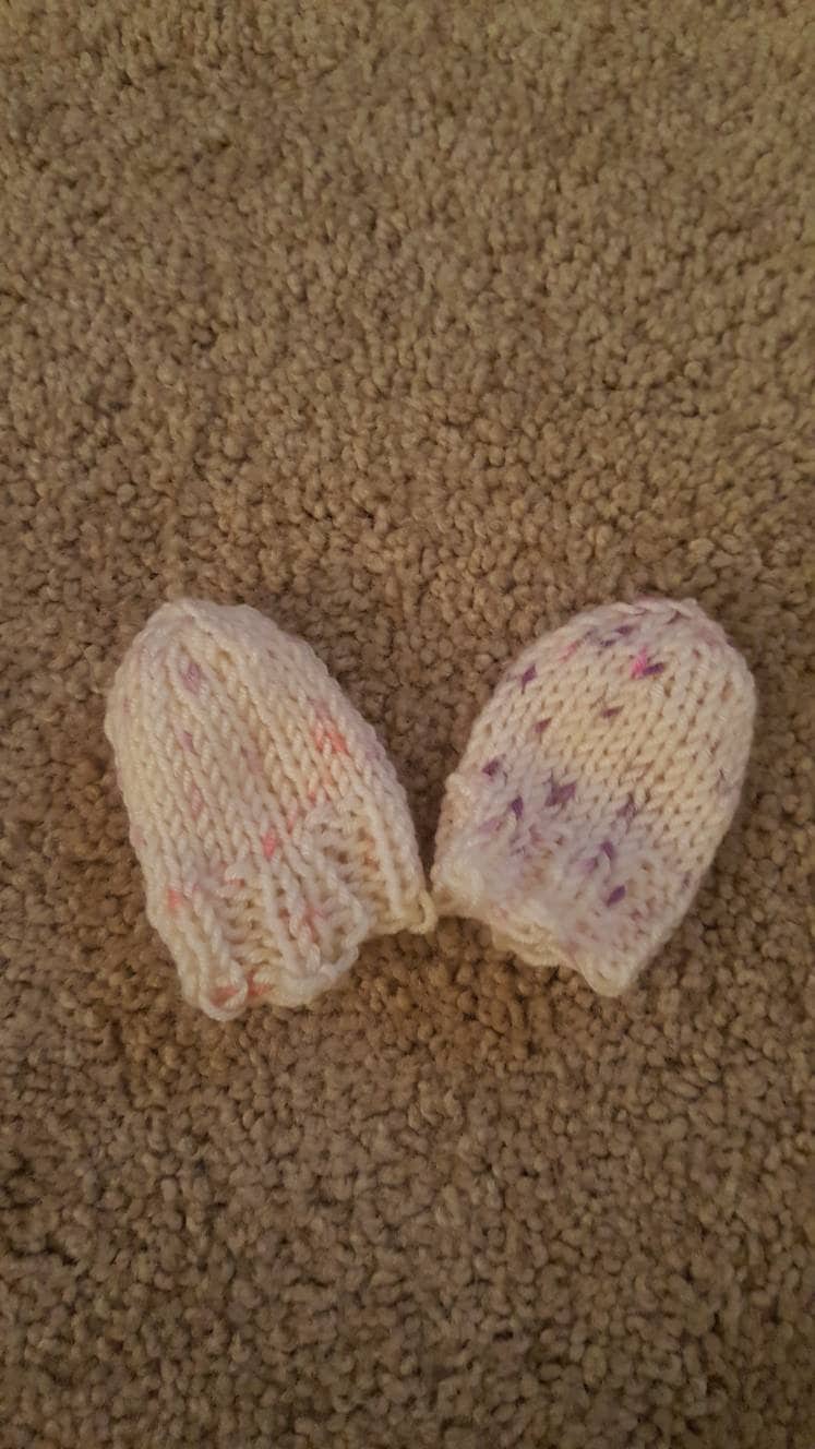 Gestrickte Baby-Fäustlinge Set Neugeborenen-Baby-Milben von MandieCraftThingsCo