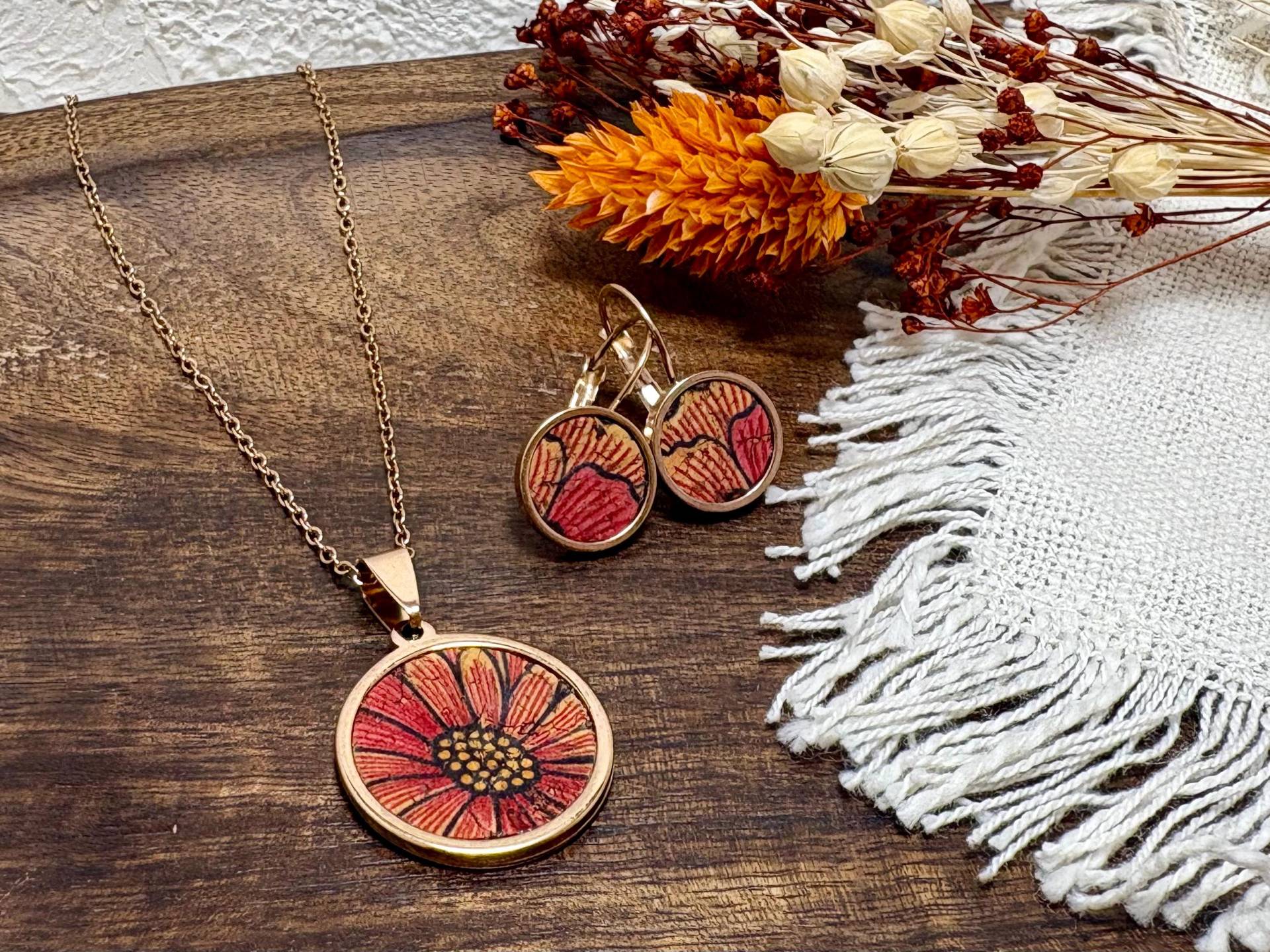 Kork-Schmuckset Kette + Ohrringe, Edelstahl 18K Rosé Vergoldet Hypoallergen, Floraler Print, Großer Anhänger, Hänge-Ohrringe von MandragoraManvfctry
