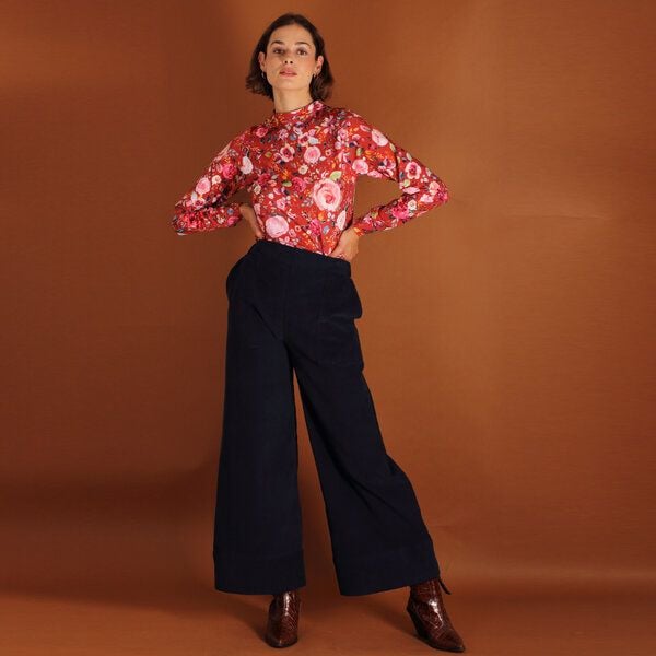 ManduTrap Ausgestellte Hose aus Cord/ Biobaumwolle kbA in blau oder grün von ManduTrap