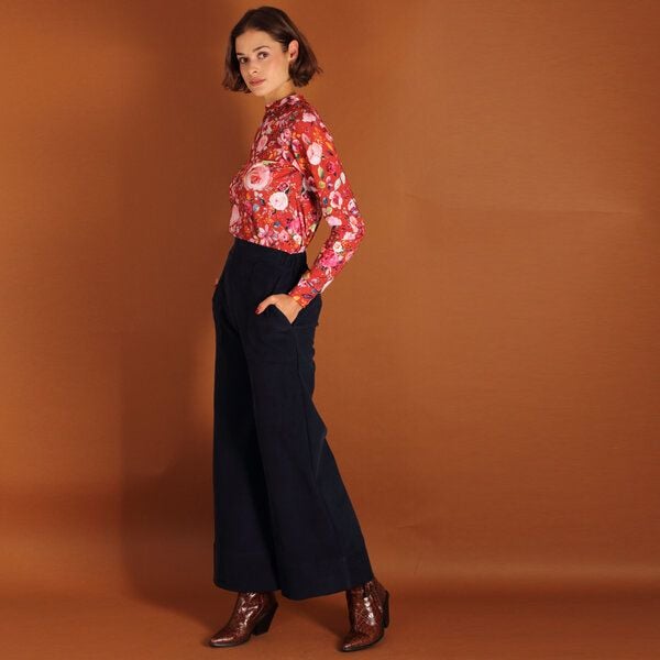 ManduTrap Ausgestellte Hose aus Cord/ Biobaumwolle kbA in blau oder grün von ManduTrap