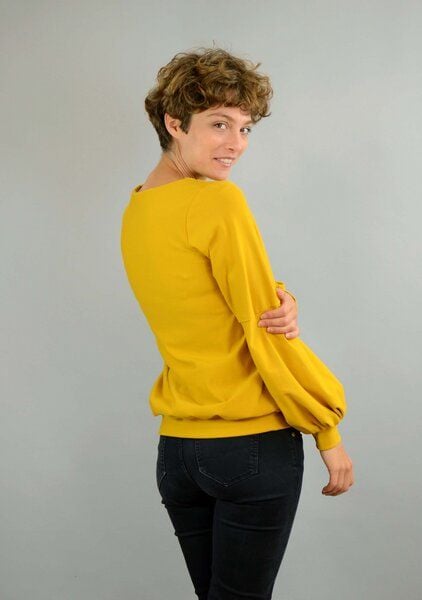 ManduTrap Bio Baumwolle, Pullover, Sweater "Caro" mit Ballonärmeln in rot, schwarz oder gelb von ManduTrap