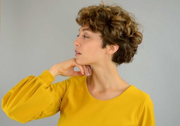 ManduTrap Bio Baumwolle, Pullover, Sweater "Caro" mit Ballonärmeln in rot, schwarz oder gelb von ManduTrap