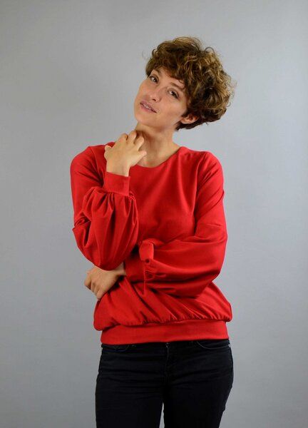 ManduTrap Bio Baumwolle, Pullover, Sweater "Caro" mit Ballonärmeln in rot, schwarz oder gelb von ManduTrap