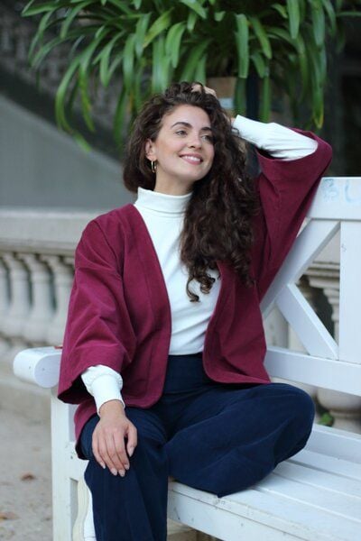 ManduTrap Elegante Kimonojacke aus Biobaumwolle – Cord in Grün, Blau oder Berry mit Gürtel und Taschen von ManduTrap