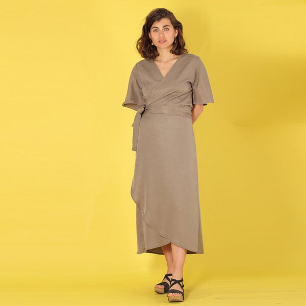 ManduTrap Langes Tencel Wickelkleid "Luma" in violett oder grau-olive von ManduTrap