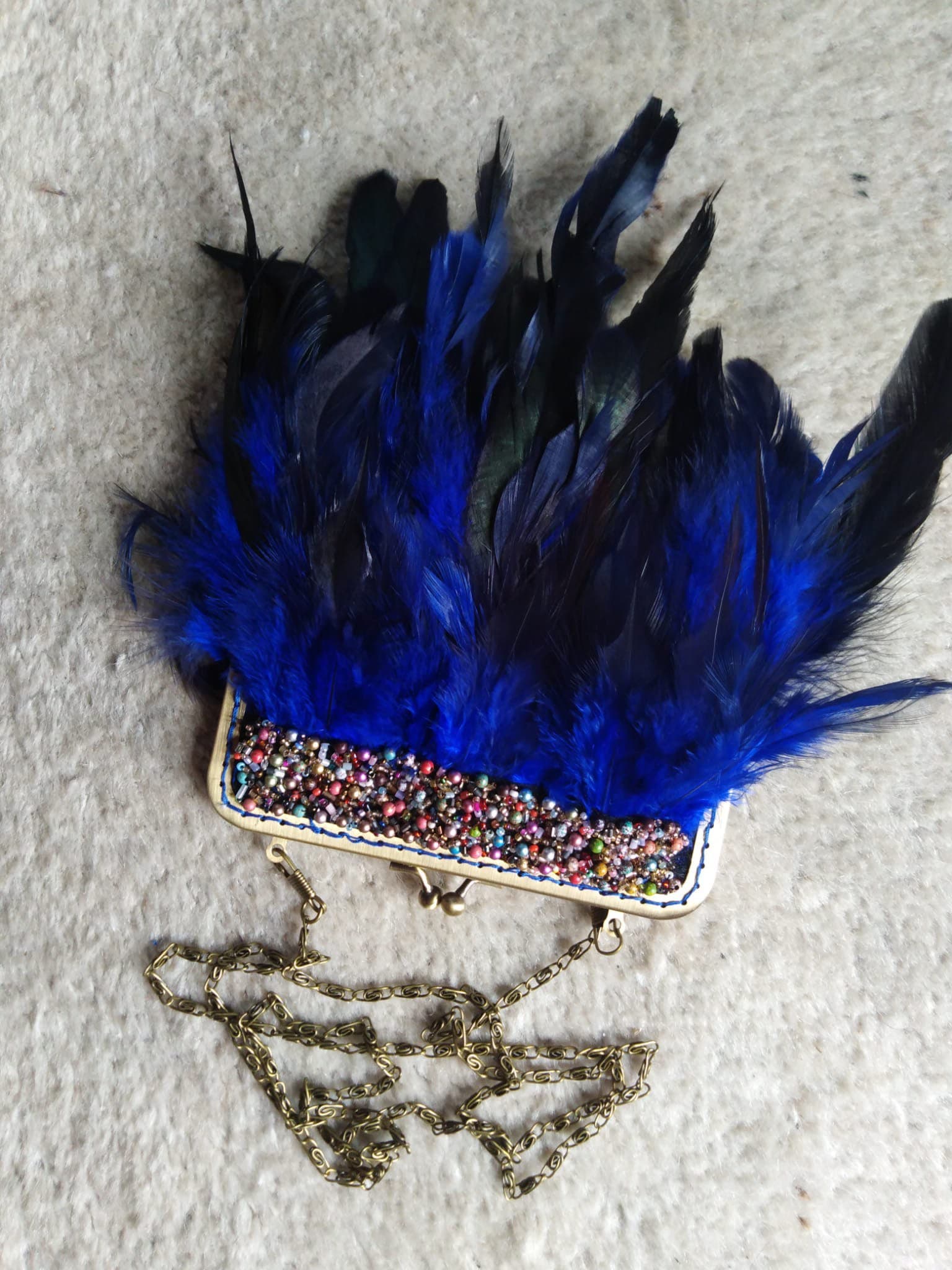 Blaue Feder-Clutch, Feder-Tasche, Blaue Tasche, Handgemachte Clutch von Maneneaccessories