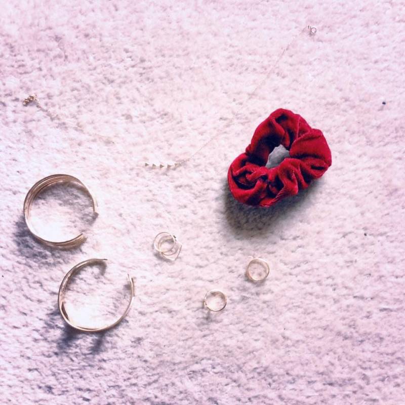 Haargummi Aus Kastanienbraunem Samt von Maneneaccessories