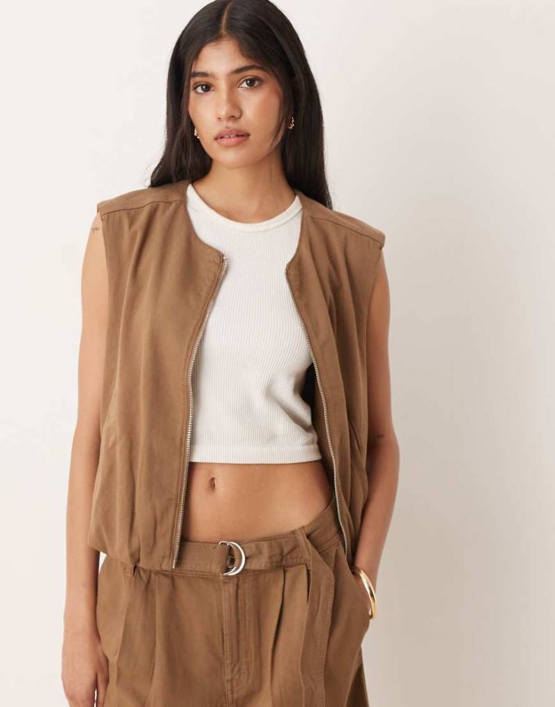 Mango - Ärmellose Jacke in Braun mit durchgehendem Reißverschluss, Kombiteil-Brown von Mango