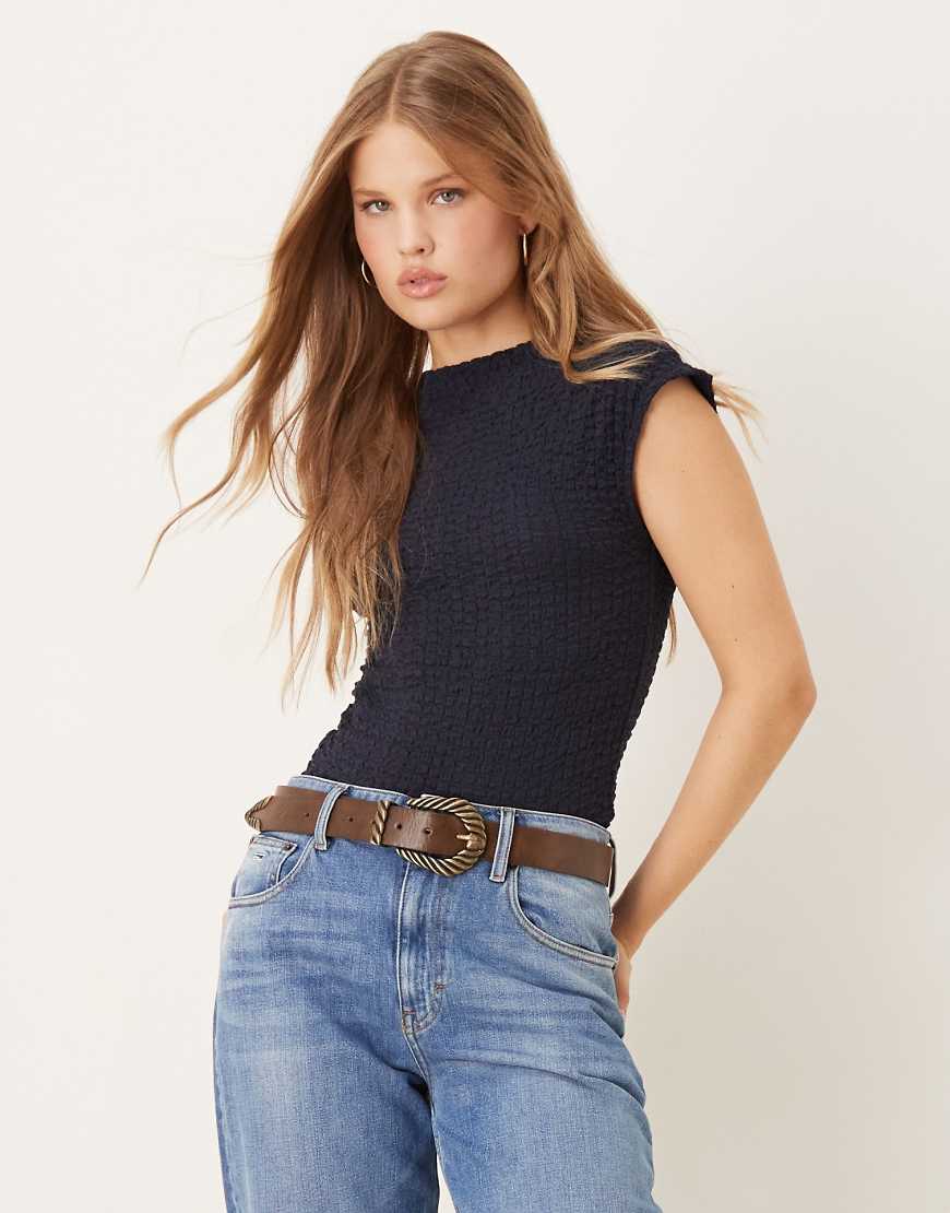 Mango - Ärmelloses, strukturiertes Oberteil in Marineblau mit Kappärmeln von Mango