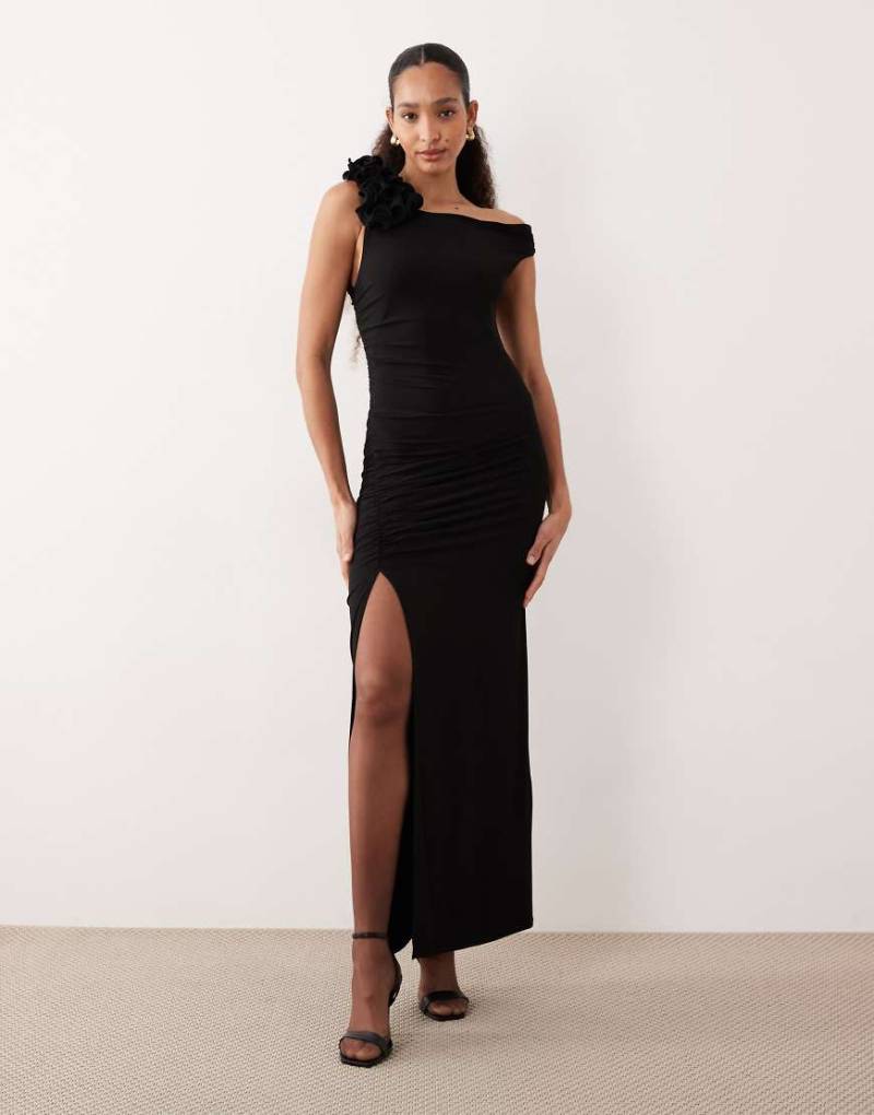 Mango - Asymmetrisches, ärmelloses Maxikleid in Schwarz mit auffallender Schulter von Mango