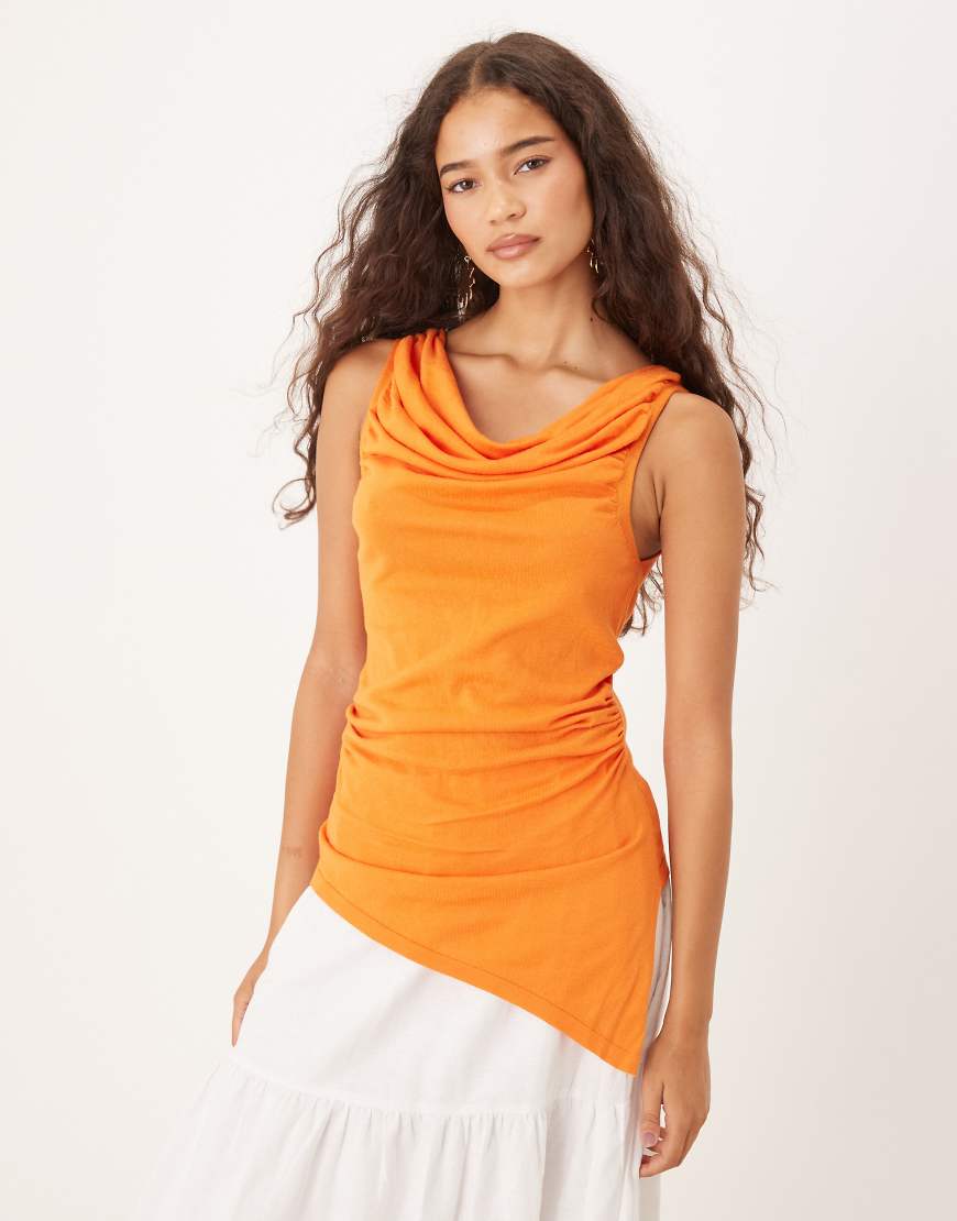 Mango - Asymmetrisches, gerafftes Oberteil in Orange Mango - Asymmetrisches, gerafftes Oberteil in Orange von Mango