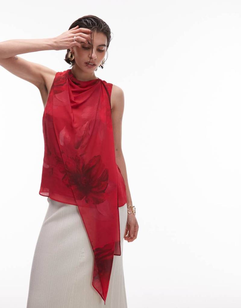 Mango - Asymmetrisch geschnittenes Oberteil in Rot mit Blumenmuster in verschwommener Optik von Mango