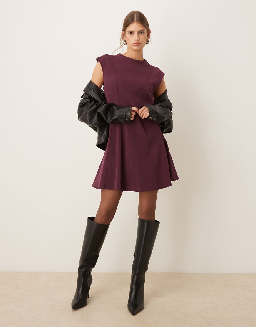 Mango - Ausgestelltes Minikleid in Beerenrot mit Flügelärmeln von Mango