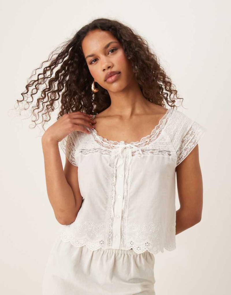 Mango - Baumwoll-Bluse in Creme mit Binde- und Spitzendetails vorn-Neutral von Mango